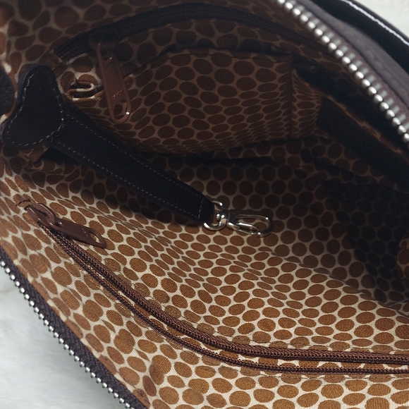 Brighton Brown Messenger Bag with Adjustable Strap and Multi-Functional Design - Picture 3 of 9